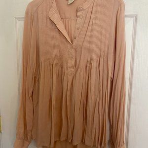 Sundance, Soft Pink Smocked top, Size Medium